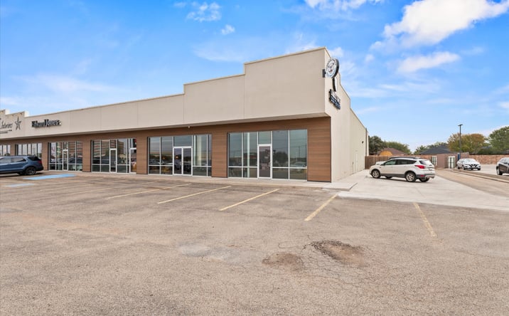 Pictures of Retail, Office property located at 10101 Slide Rd, Lubbock, TX 79424 for lease - image #1