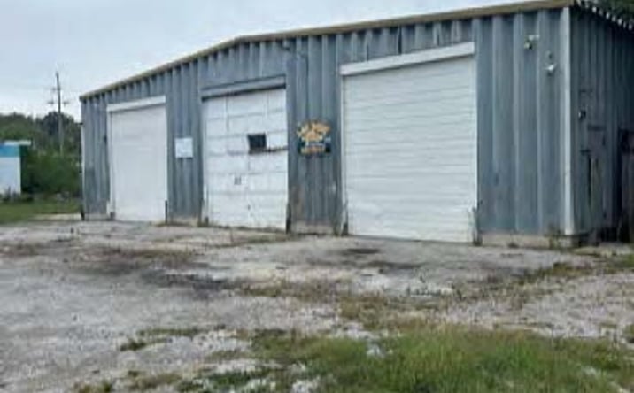 Pictures of Retail, Industrial property located at 1603 S Broadway, Oak Grove, MO 64075 for lease - image #1