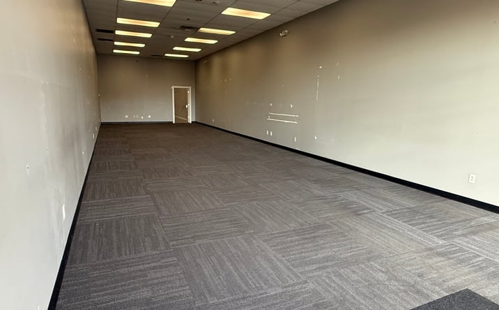 Pictures of Retail property located at 2740 Columbus St, Ottawa, IL 61350 for lease - image #1