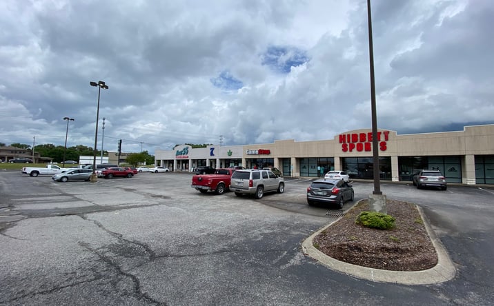 Pictures of Retail property located at 2132 N Locust Ave, Lawrenceburg, TN 38464 for lease - image #1