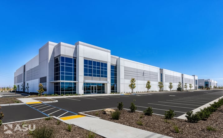 Pictures of Retail, Special Purpose property located at 2204 Coffee Rd, Bakersfield, CA 93308 for lease - image #1