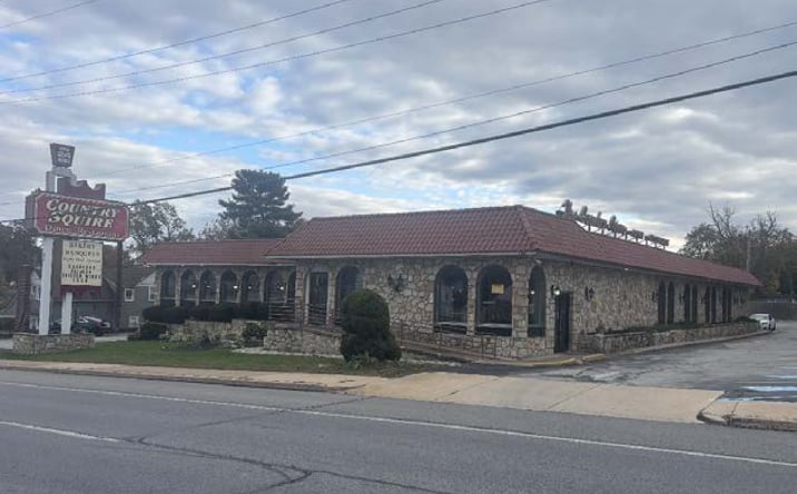Pictures of Retail, Restaurant property located at 2560 West Chester Pike, Broomall, PA 19008 for lease - image #1