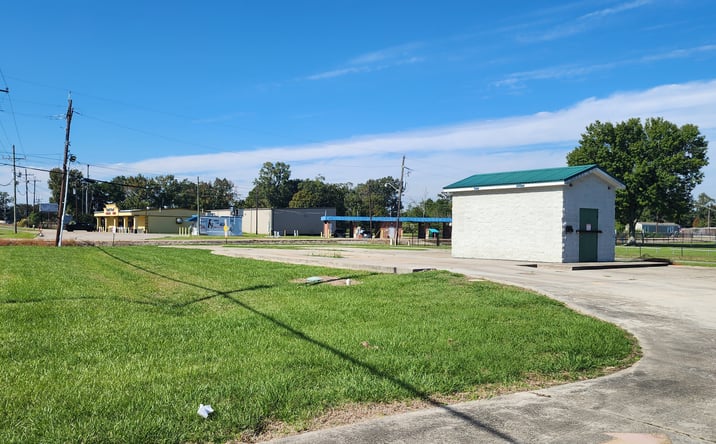Pictures of Land property located at 37044 Perkins Rd, Prairieville, LA 70769 for lease - image #1