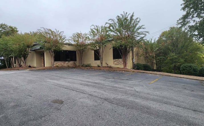 Pictures of Office property located at 517 Beacon Pkwy W, Birmingham, AL 35205 for lease - image #1