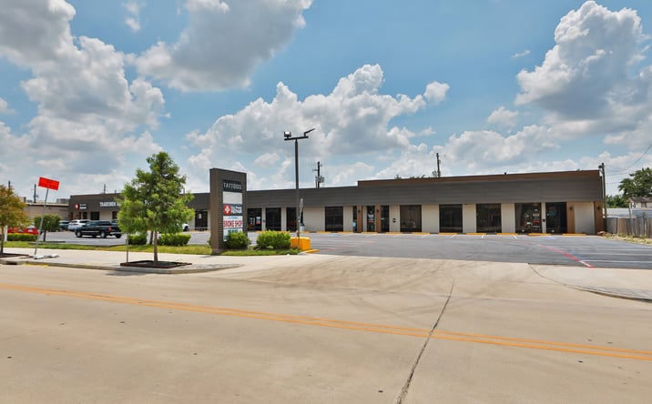 Pictures of Retail, Office property located at 724 W 19th St, Houston, TX 77008 for lease - image #1
