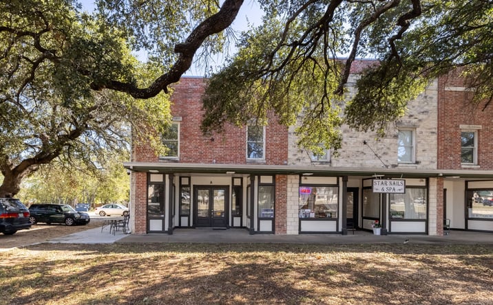 Pictures of Retail, Office, Restaurant property located at 805 N Main St, Salado, TX 76571 for lease - image #1