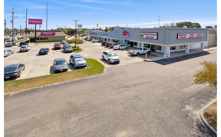 Pictures of Retail property located at 1597 Gause Blvd, Slidell, LA 70458 for lease - image #1