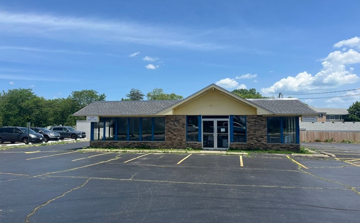 Pictures of Retail, Office, Restaurant property located at 1124 N Milwaukee Ave., Libertyville, IL 60048-1305 for lease - image #1