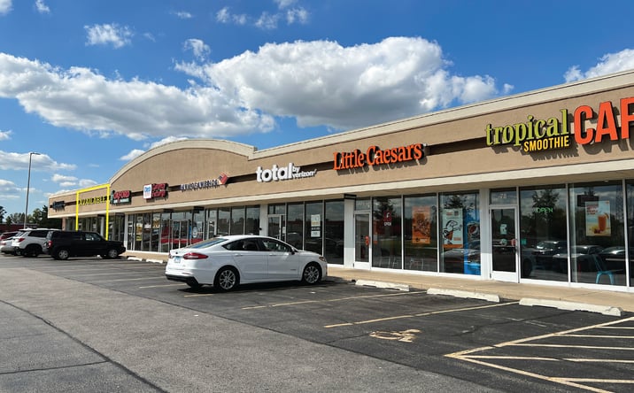 Pictures of Retail property located at 60 North Ave, Villa Park, IL 60181 for lease - image #1