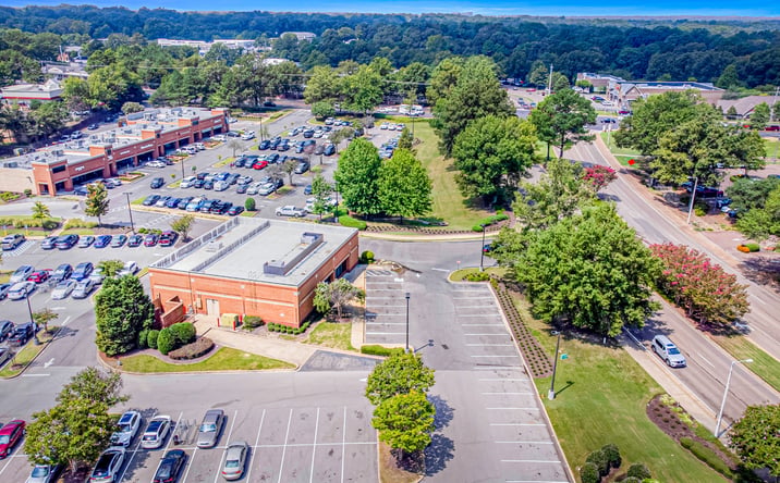 Pictures of Retail property located at 7699 W Farmington Blvd, Germantown, TN 38138 for lease - image #1