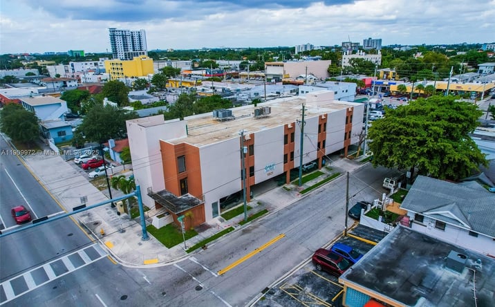 Pictures of Office property located at 1901 SW 1st St, Miami, FL 33135 for lease - image #1