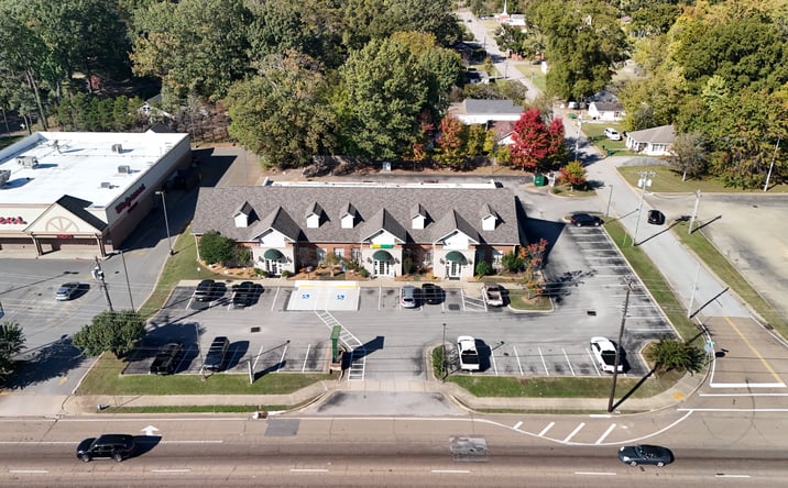 Pictures of Retail, Office property located at 1385 S Highland Ave, Jackson, TN 38301 for lease - image #1