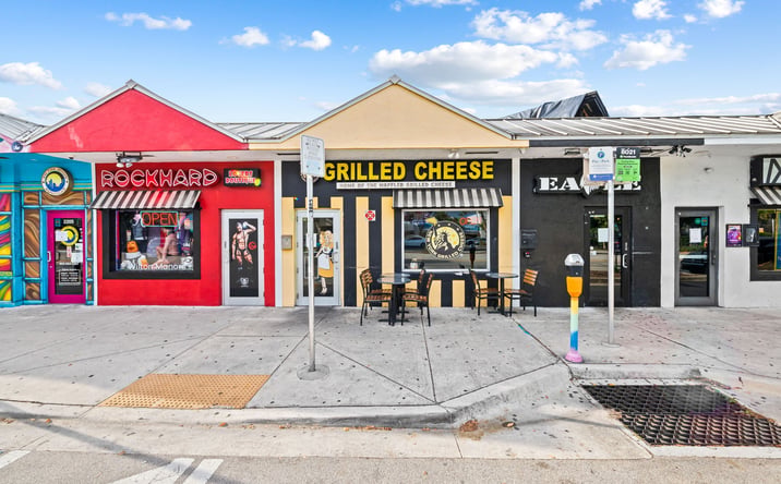 Pictures of Retail, Restaurant property located at 2207 Wilton Dr, Wilton Manors, FL 33305 for lease - image #1