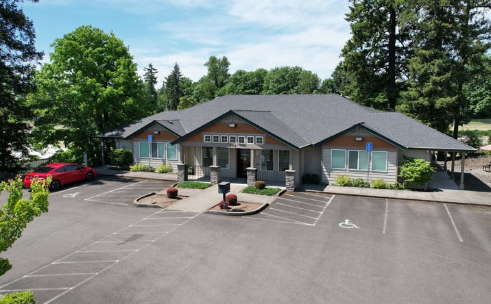 Pictures of Office property located at 870 82nd Dr, Gladstone, OR 97027 for lease - image #1