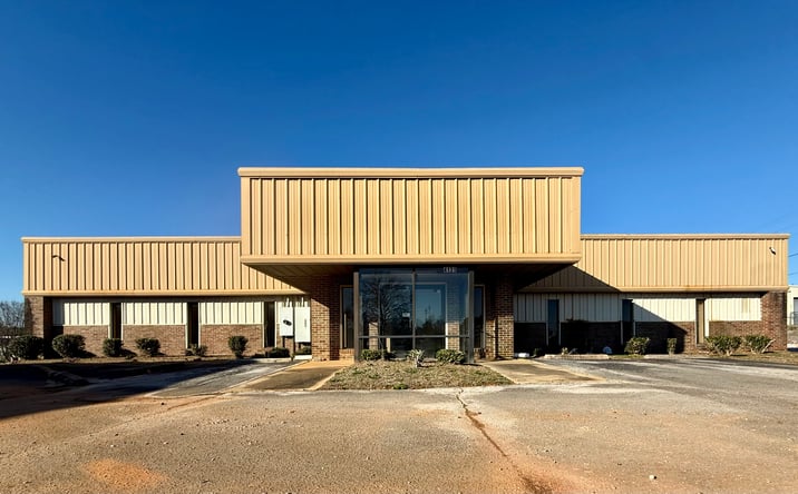Pictures of Retail, Office, Industrial property located at 4131 Helton Drive, Florence, AL 35630 for lease - image #1