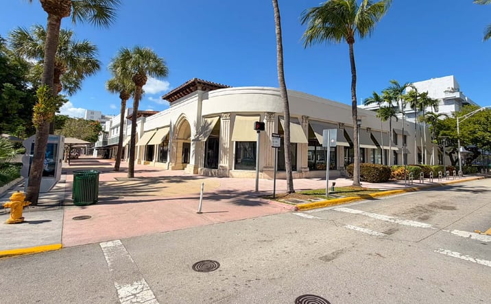 Pictures of Retail property located at 901 Lincoln Rd, Miami Beach, FL 33139 for lease - image #1