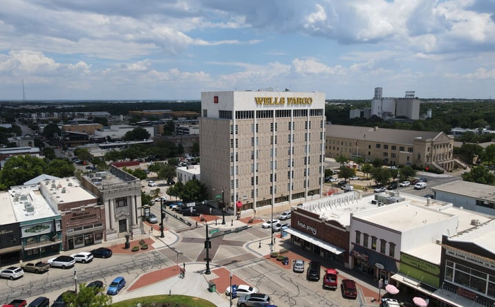 Pictures of Office property located at 101 S Locust St, Denton, TX 76201 for lease - image #1