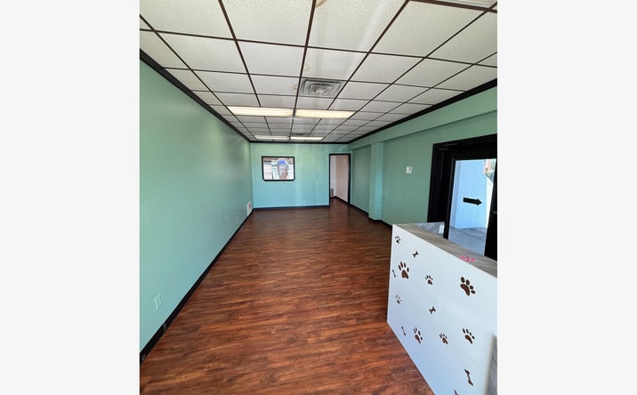 Pictures of Retail, Office property located at 915 W Loop 281, Longview, TX 75604 for lease - image #1