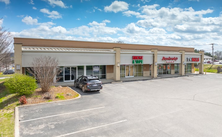 Pictures of Retail, Office, Restaurant property located at 770 S Jefferson Ave, Cookeville, TN 38501 for lease - image #1