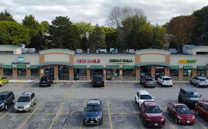 Pictures of Retail property located at 3930 N Brookfield Rd, Brookfield, WI 53045 for lease - image #1