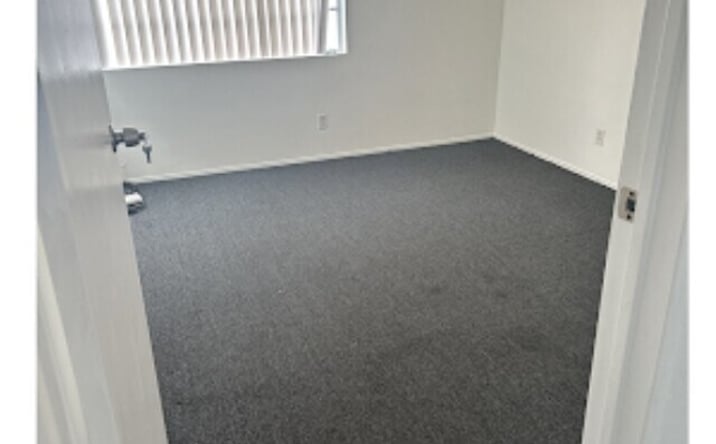 Pictures of Office property located at 205 Ave I, Redondo Beach, CA 90277 for lease - image #1