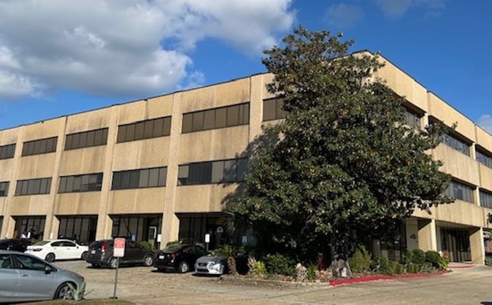 Pictures of Office property located at 4621 W Napoleon Ave, Metairie, LA 70001 for lease - image #1