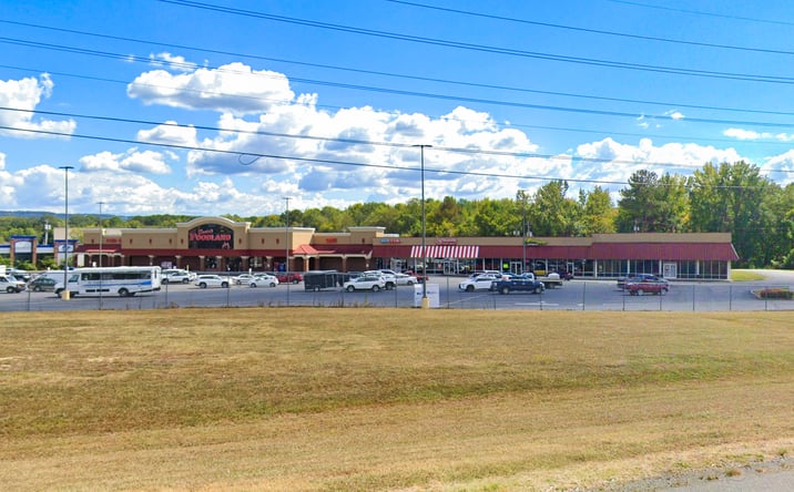 Pictures of Retail property located at 1402 County Park Rd, Scottsboro, AL 35769 for lease - image #1