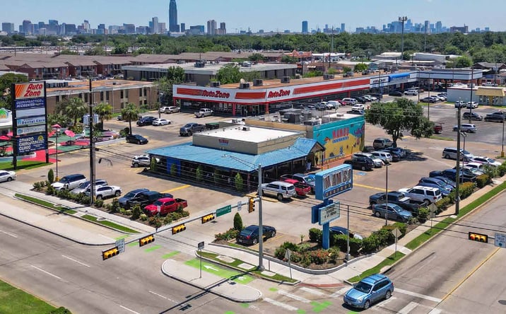 Pictures of Retail property located at 6202 - 6240 Dashwood Dr, Houston, TX 77081 for lease - image #1