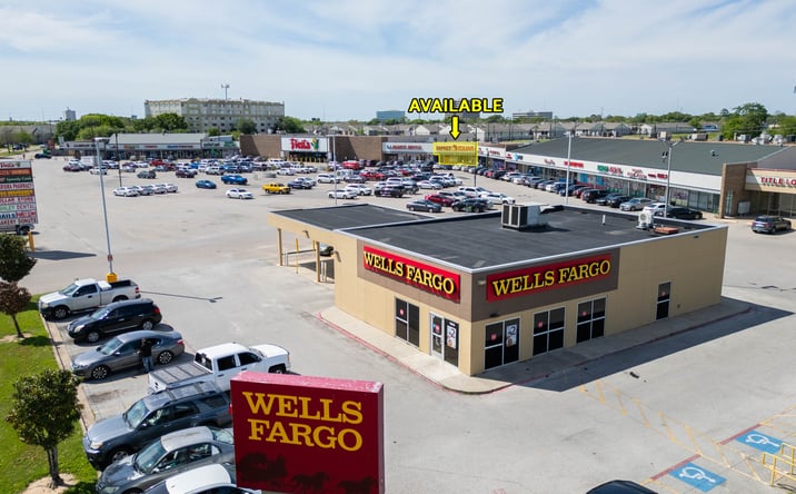 Pictures of Retail property located at 8602 - 8674 S Braeswood Blvd, Houston, TX 77031 for lease - image #1