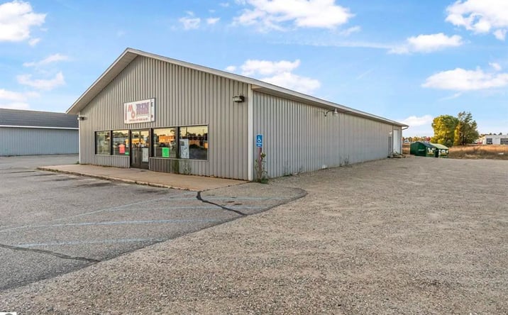 Pictures of Retail, Office, Industrial property located at 252 Bell Ave, Cadillac, MI 49601 for lease - image #1