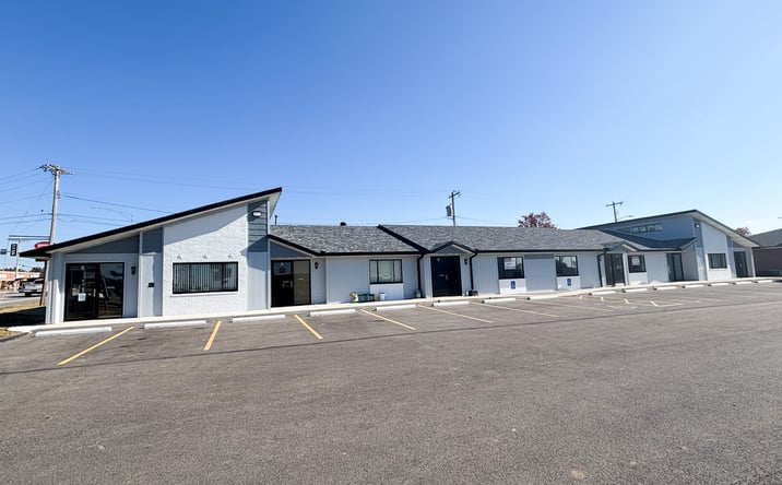 Pictures of Retail, Office property located at 1340 W Battlefield Rd, Springfield, MO 65807 for lease - image #1