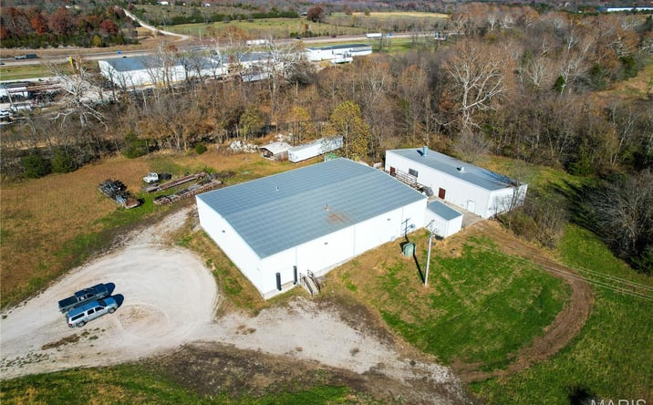 Pictures of Industrial property located at 27877 Glacier Point Rd, Lebanon, MO 65536 for lease - image #1