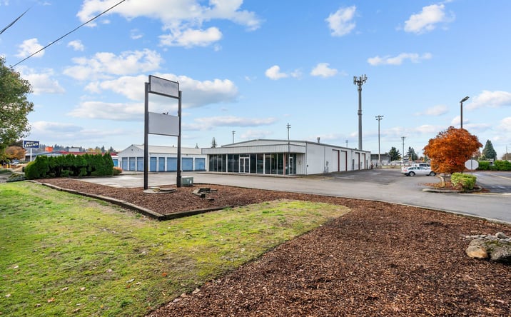 Pictures of Retail, Industrial property located at 999 N 1st St, Silverton, OR 97381 for lease - image #1