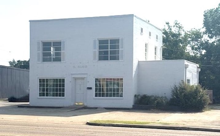 Pictures of Retail, Office property located at 218 S Gloster St, Tupelo, MS 38801 for lease - image #1