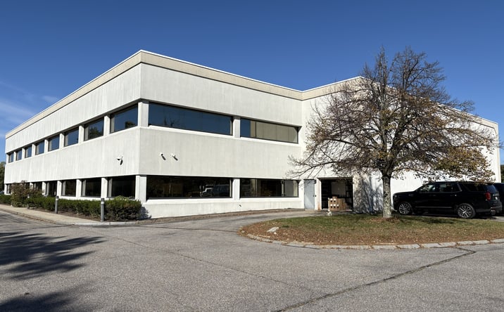 Pictures of Office property located at 117 Londonderry Turnpike, Hooksett, NH 03106 for lease - image #1