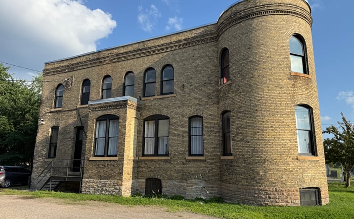Pictures of Industrial property located at 4400 N Lyndale Ave, Minneapolis, MN 55412 for lease - image #1