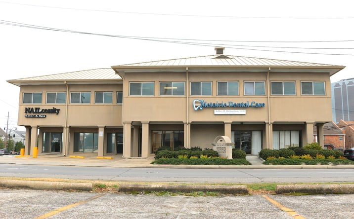 Pictures of Retail, Office property located at 3401 West Esplanade Avenue, Metairie, LA 70002 for lease - image #1