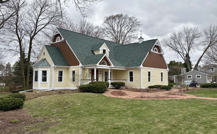 Pictures of Office property located at W62N225 Washington Ave, Cedarburg, WI 53012 for lease - image #1