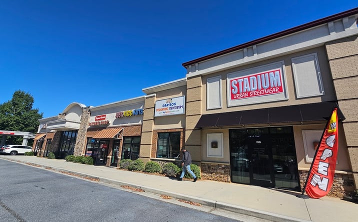 Pictures of Retail, Restaurant property located at 2594 Loganville Hwy, Grayson, GA 30052 for lease - image #1