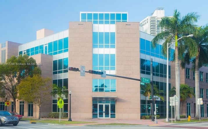 Pictures of Office property located at 1000 5th St # 102, Miami Beach, FL 33139 for lease - image #1