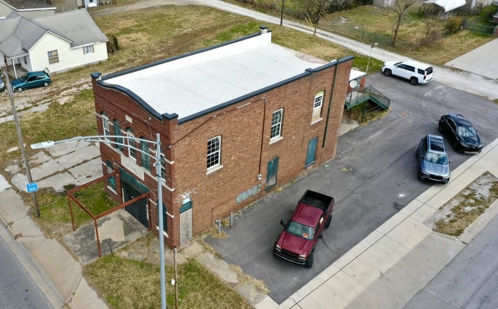 Pictures of Retail property located at 2000 N National Ave, Springfield, MO 65803 for lease - image #1