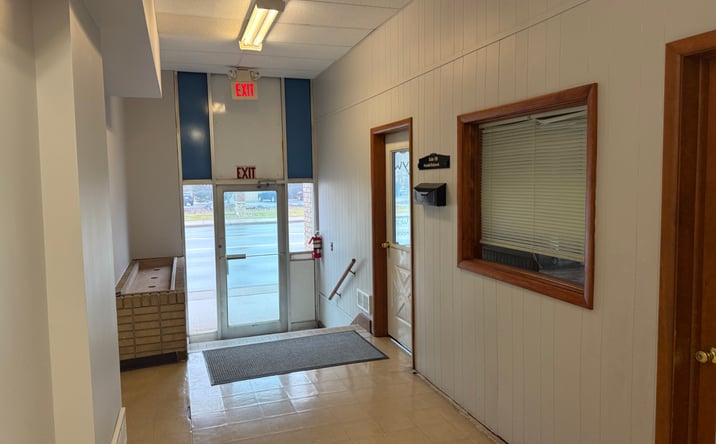 Pictures of Office, Retail property located at 127 S Stephenson Ave, Iron Mountain, MI 49801 for lease - image #1