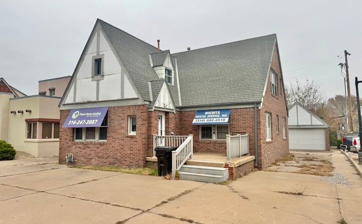 Pictures of Office property located at 116 N Oliver St, Wichita, KS 67208 for lease - image #1