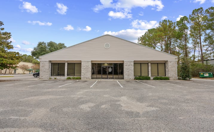 Pictures of Office property located at 313 Commerce Dr, Pawleys Island, SC 29585 for lease - image #1