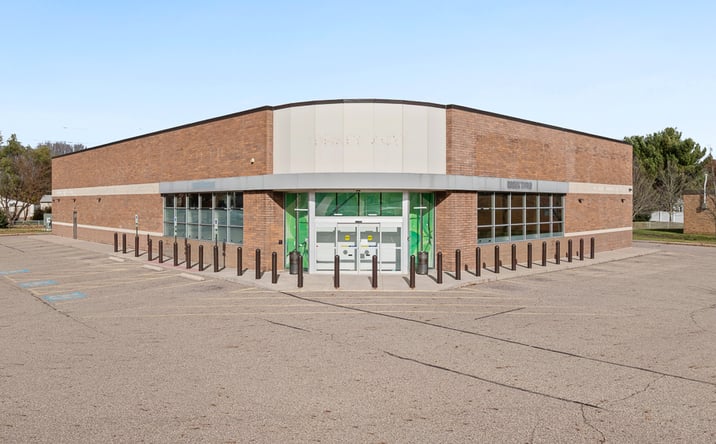 Pictures of Retail property located at 4042 Cleveland Ave SW, Canton, OH 44707 for lease - image #1