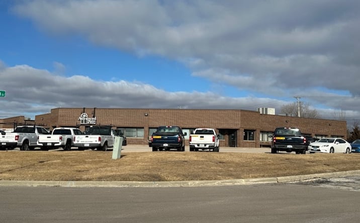Pictures of Office, Retail property located at 305 Oswalt Ave, Batavia, IL 60510 for lease - image #1