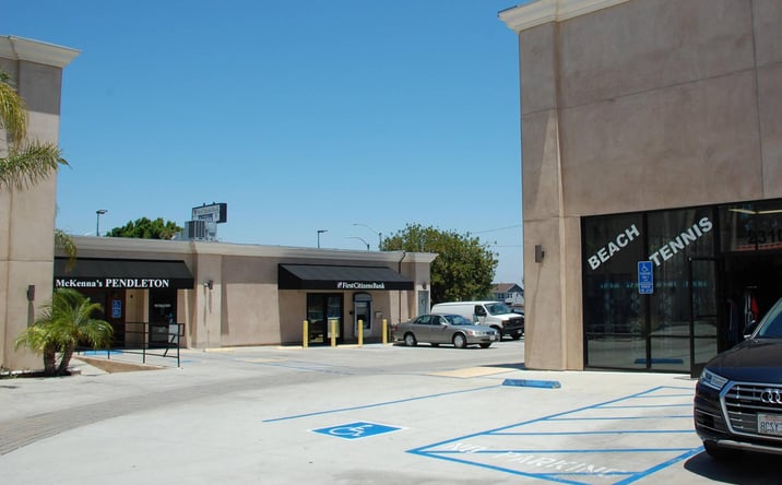 Pictures of Retail, Office, Restaurant property located at 2300–2304 Pacific Coast Hwy, Lomita, CA 90717 for lease - image #1