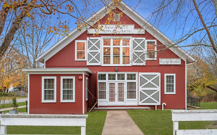 Pictures of Retail, Office property located at 11 Indian Wells Hwy, 2nd Fl, Amagansett, NY, Amagansett, NY 11930 for lease - image #1