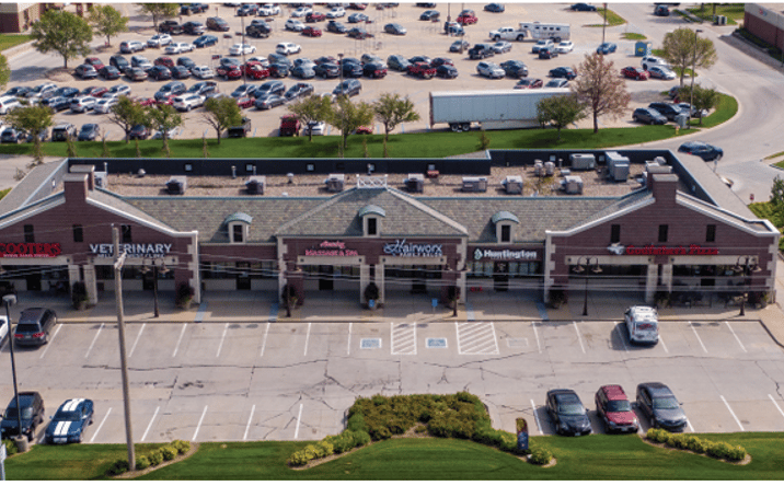 Pictures of Retail property located at 17935 Welch Plaza, Omaha, NE 68135 for lease - image #1