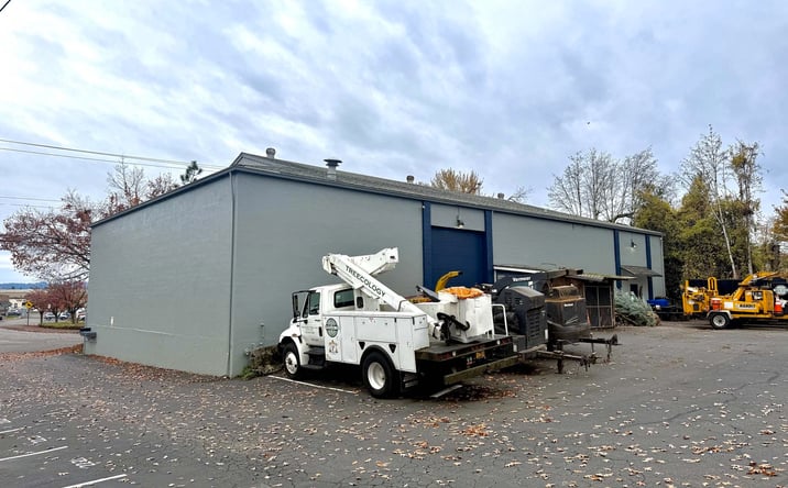 Pictures of Industrial property located at 2221 SE Ochoco St, Portland, OR 97222 for lease - image #1